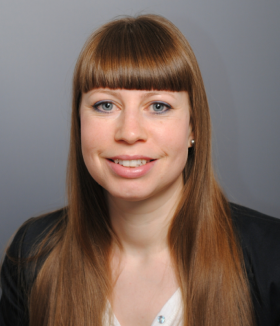 Apro Eszter